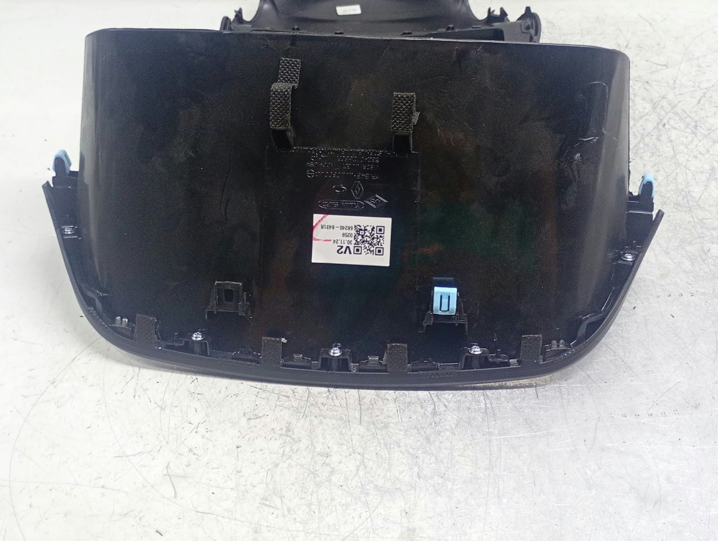 Ornament bord 682402560R 68240-8481R Renault Arkana 1 facelift (2023–2025)