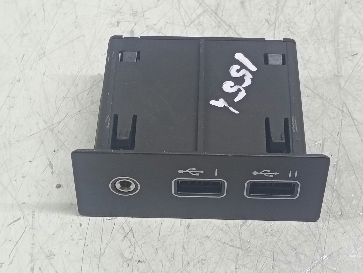 Slot USB 284H39520R Renault Arkana 1 facelift (2023–2025)