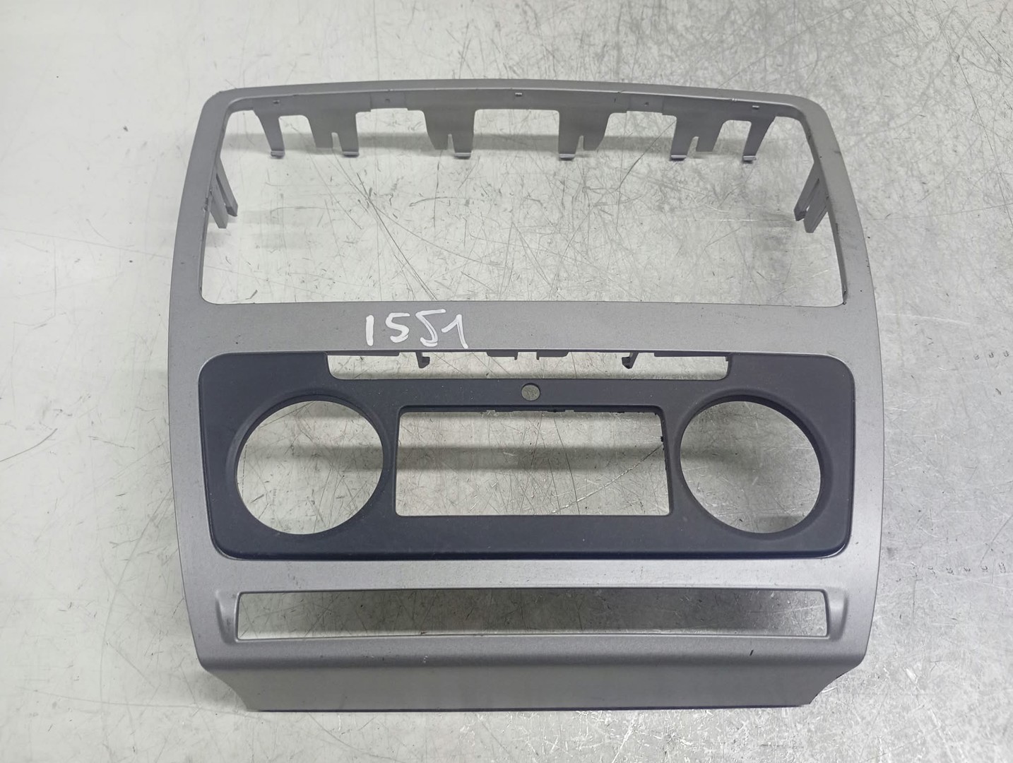 Ornament bord 1Z0858069XX Skoda Octavia 2 (facelift) (2008 - 2013)