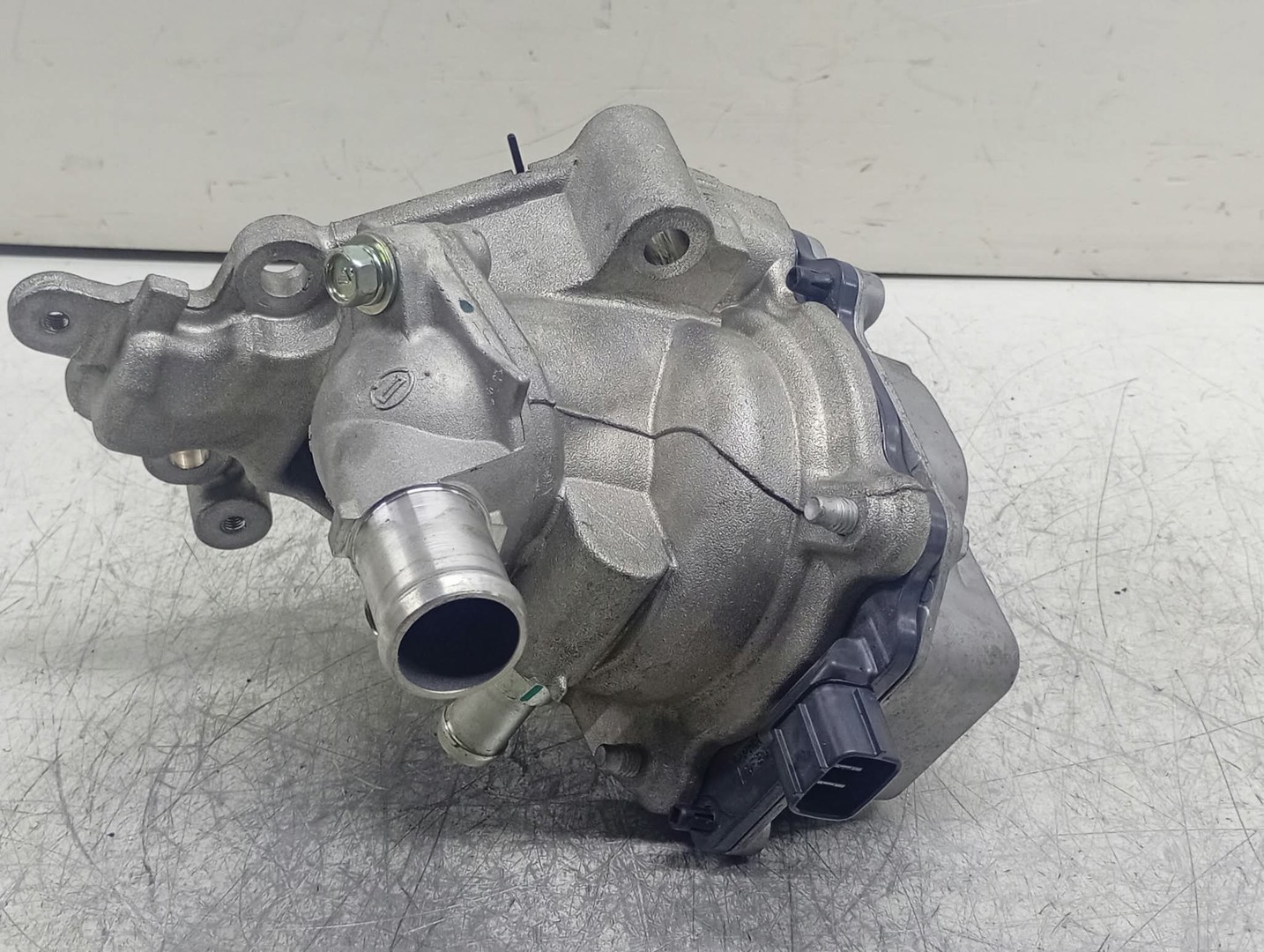 Carcasa termostat 0810105940105 110813903R Renault Arkana 1 facelift (2023–2025)