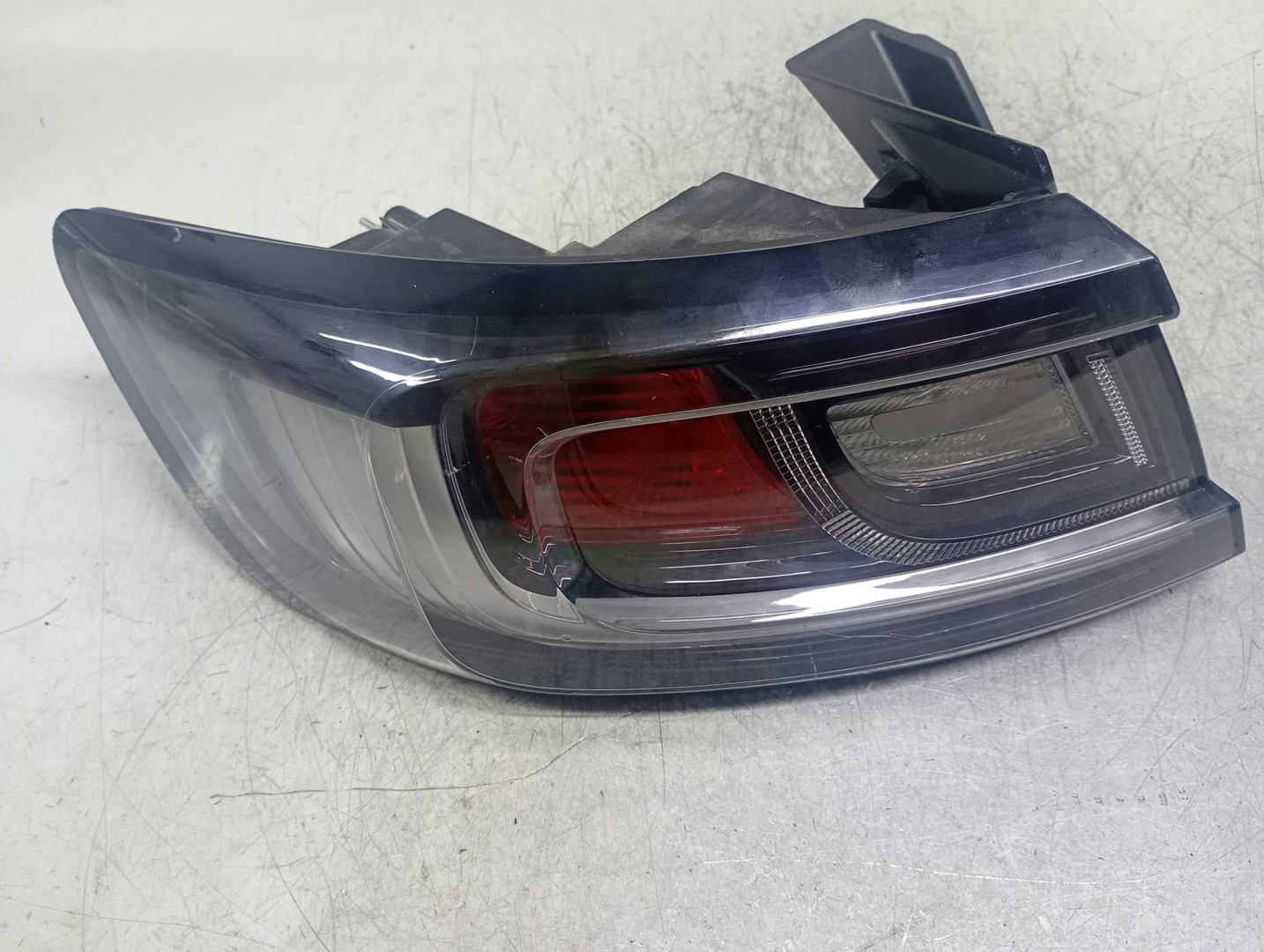 Stop stanga 265555203R Renault Arkana 1 facelift (2023–2025)