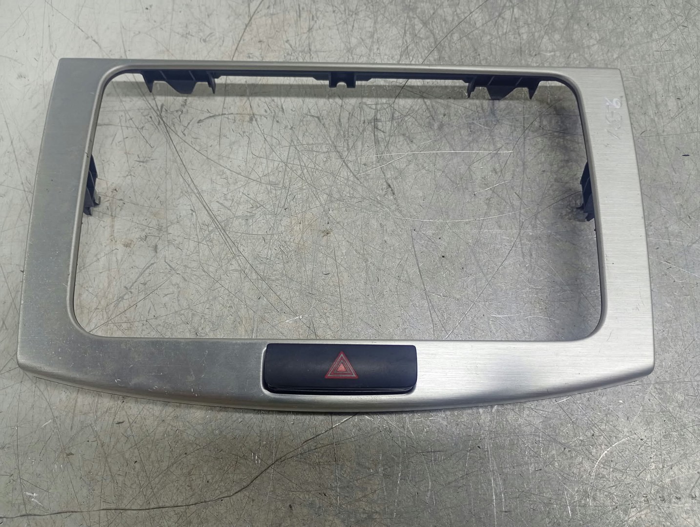 Ornament bord 3AA858069 Volkswagen Passat CC 1 (2008 - 2012)