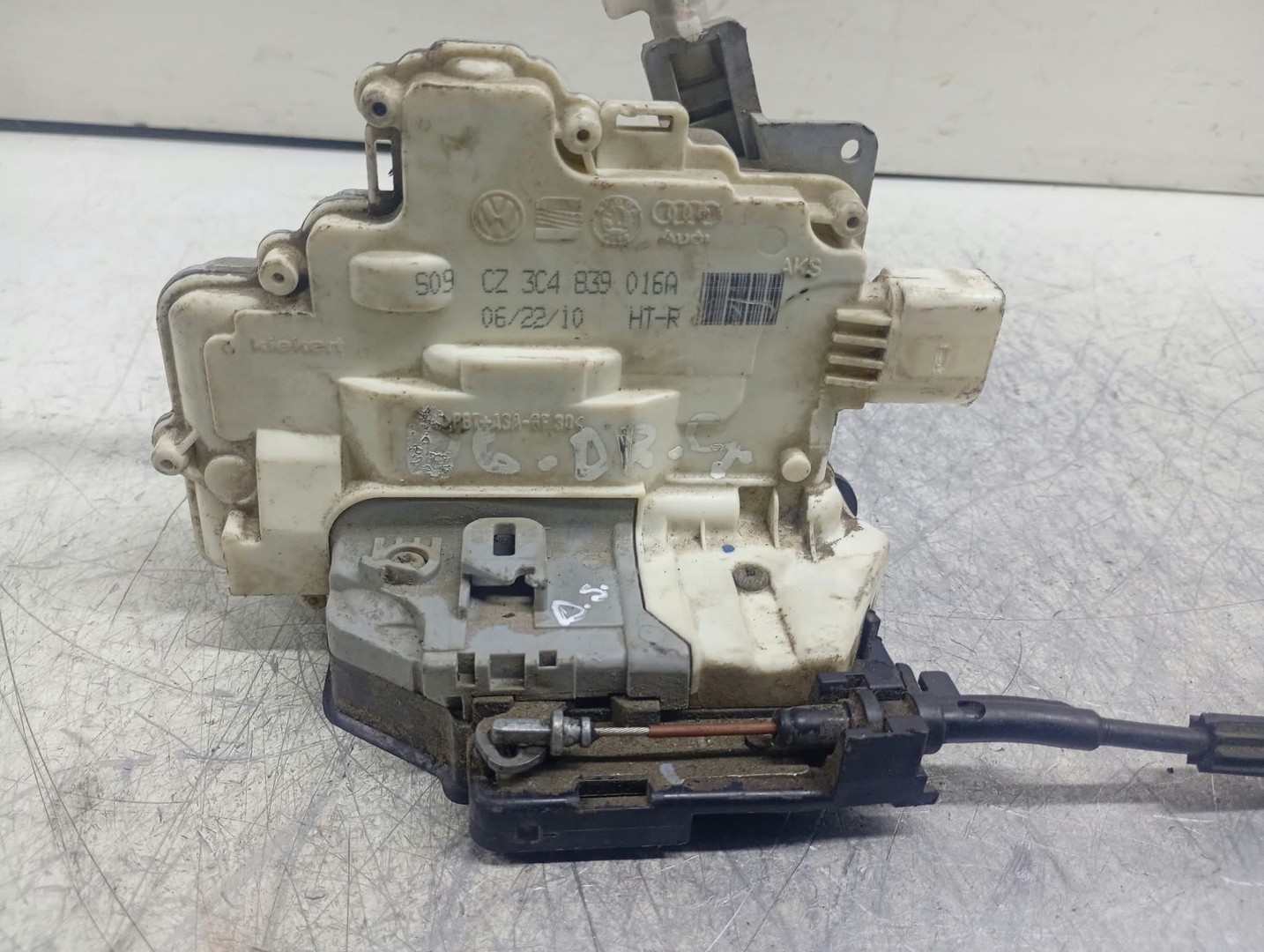 Broasca dreapta spate 3c4839016a Volkswagen Passat B6 (2005 - 2010)