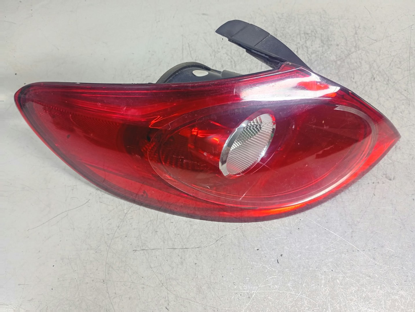 Stop stanga 3C8945095D Volkswagen Passat CC 1 (2008 - 2012)