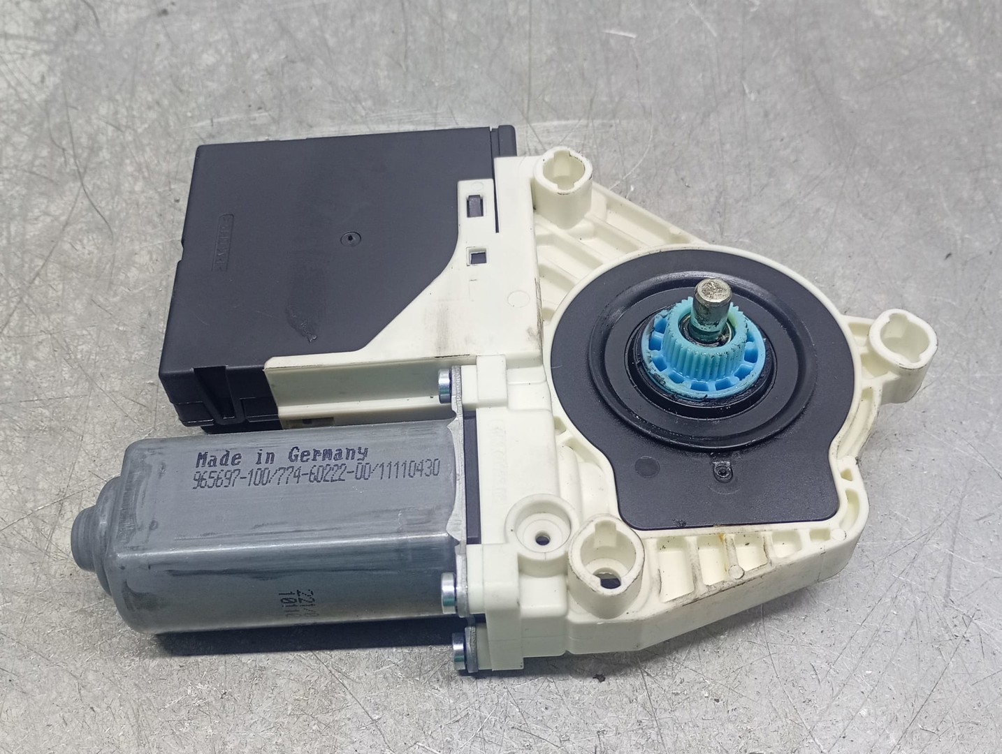 Motoras geam stanga fata 3c8837461J 1T0959701AG Volkswagen Passat CC 1 (2008 - 2012)