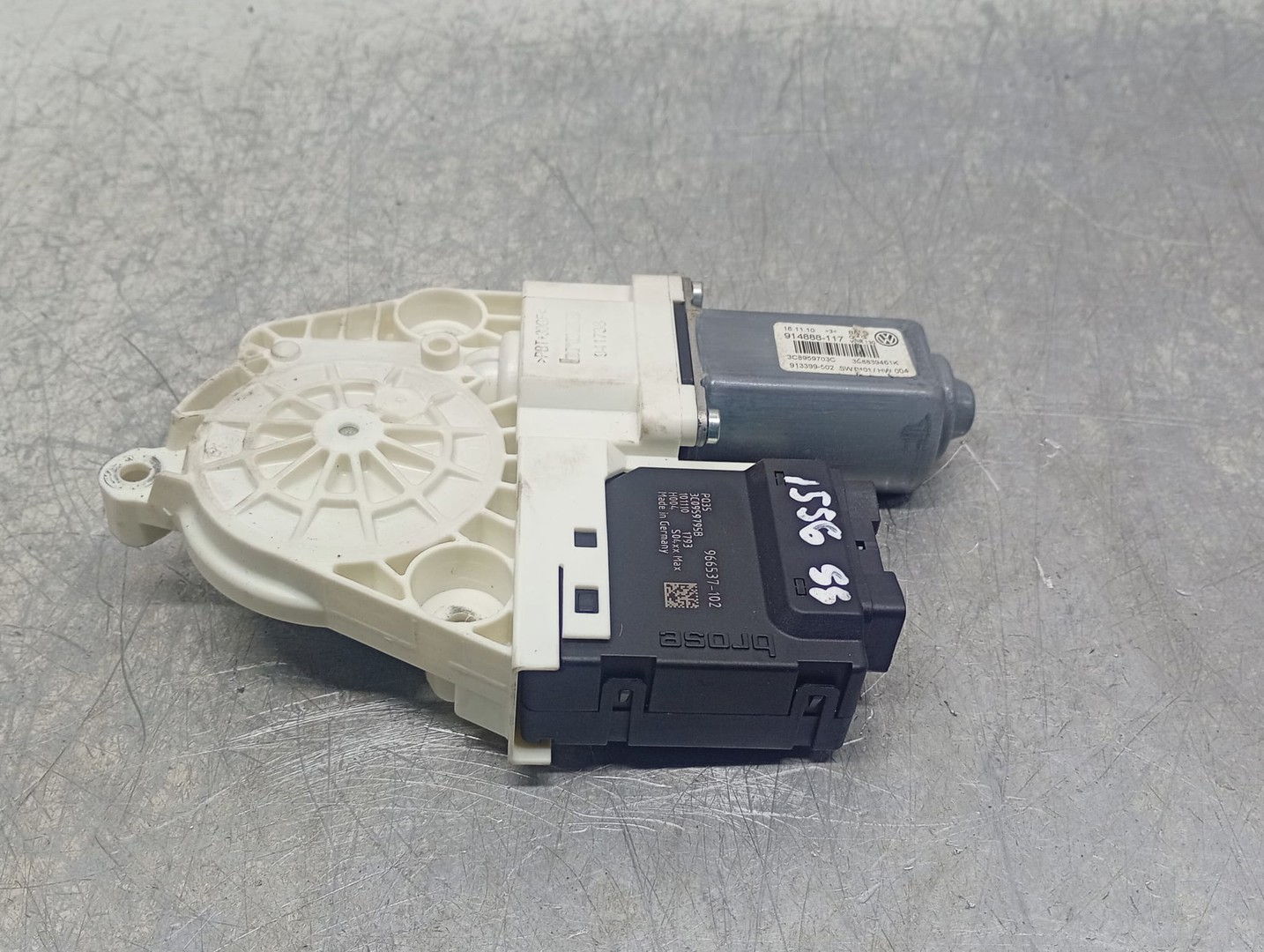 Grila ventilatie bord 3AB819728A Volkswagen Passat CC 1 (2008 - 2012)