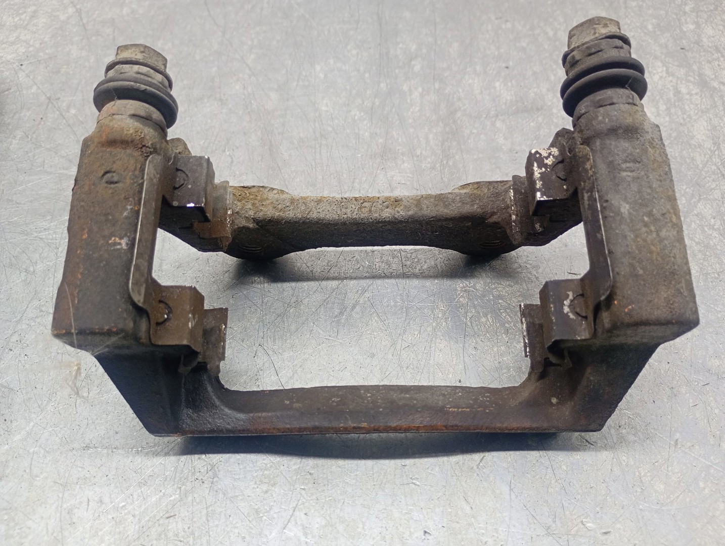 Suport etrier stanga spate Land Rover Range Rover Sport 1 (facelift) (2009 - 2013)