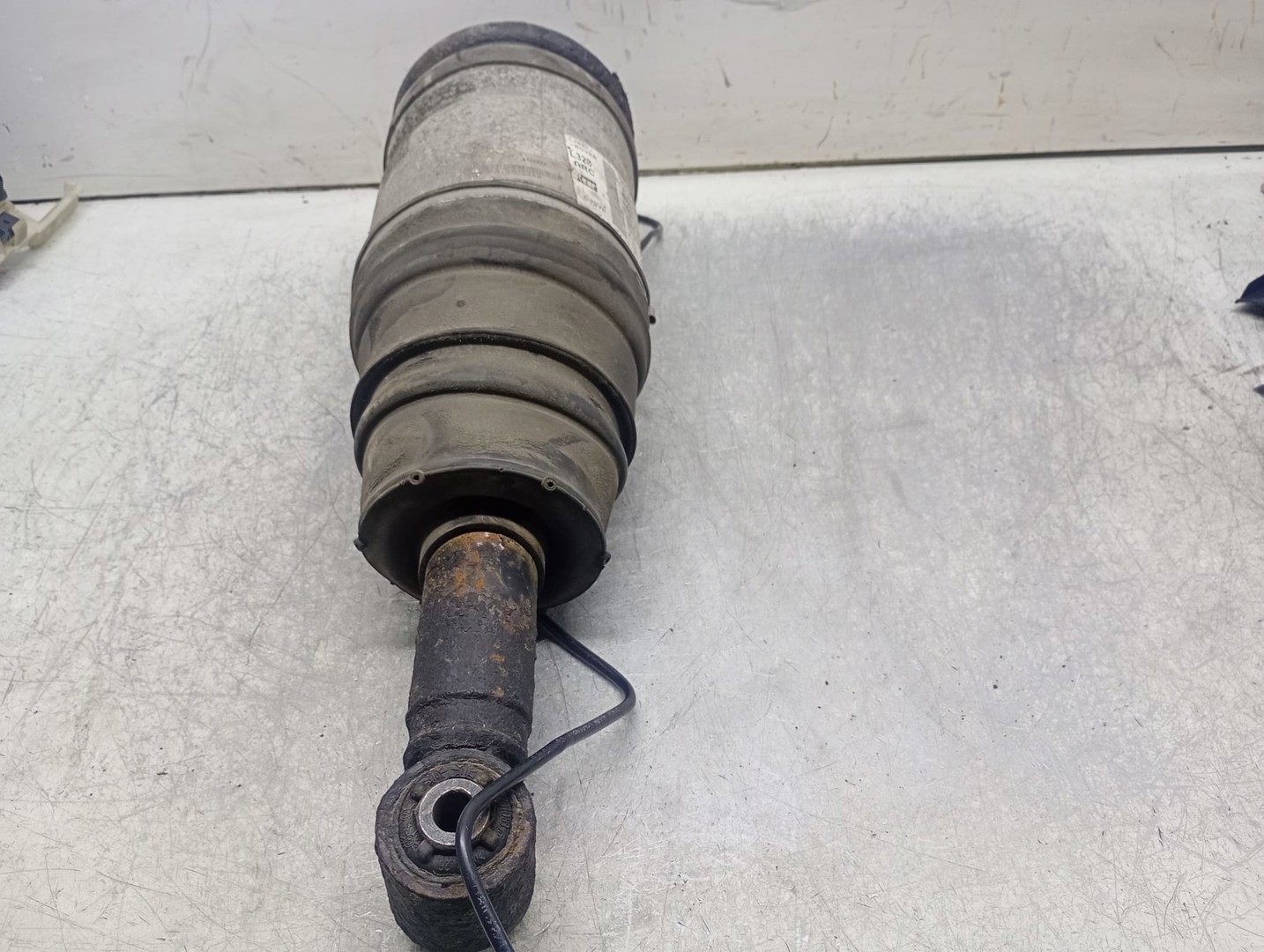 Perna aer spate 5H32-18w002-bb Land Rover Range Rover Sport 1 (facelift) (2009 - 2013)