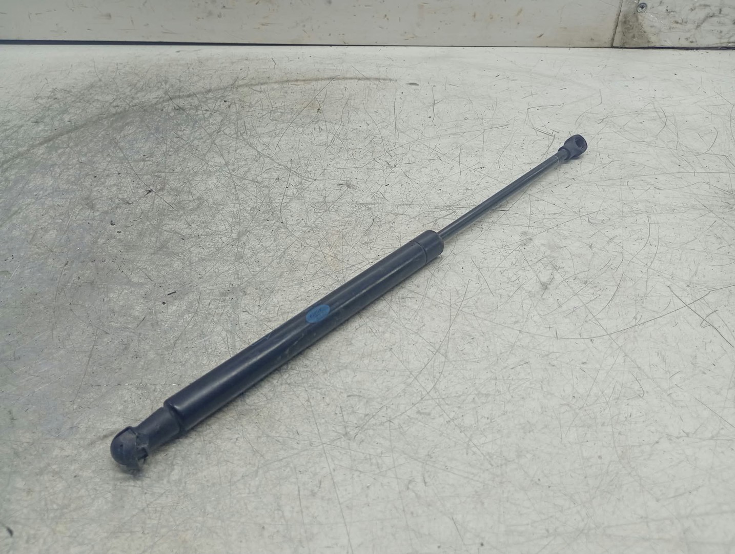 Amortizor capota 8h22-16e610-aa Land Rover Range Rover Sport 1 (facelift) (2009 - 2013)