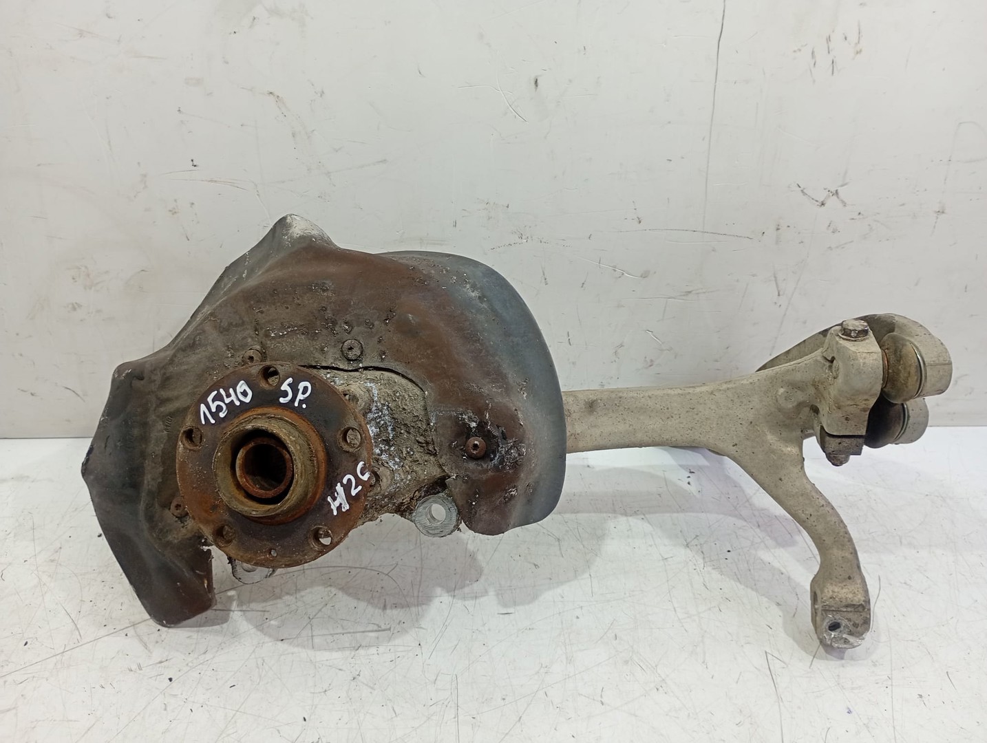 Fuzeta stanga fata Audi A6 4F/C6 (2004 - 2008)