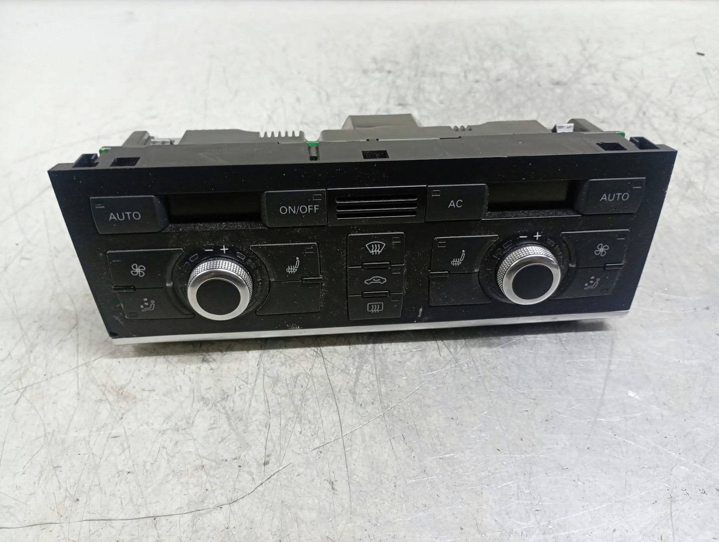 Panou clima ac 4F1820043AL Audi A6 4F/C6 (facelift) (2008 - 2011)