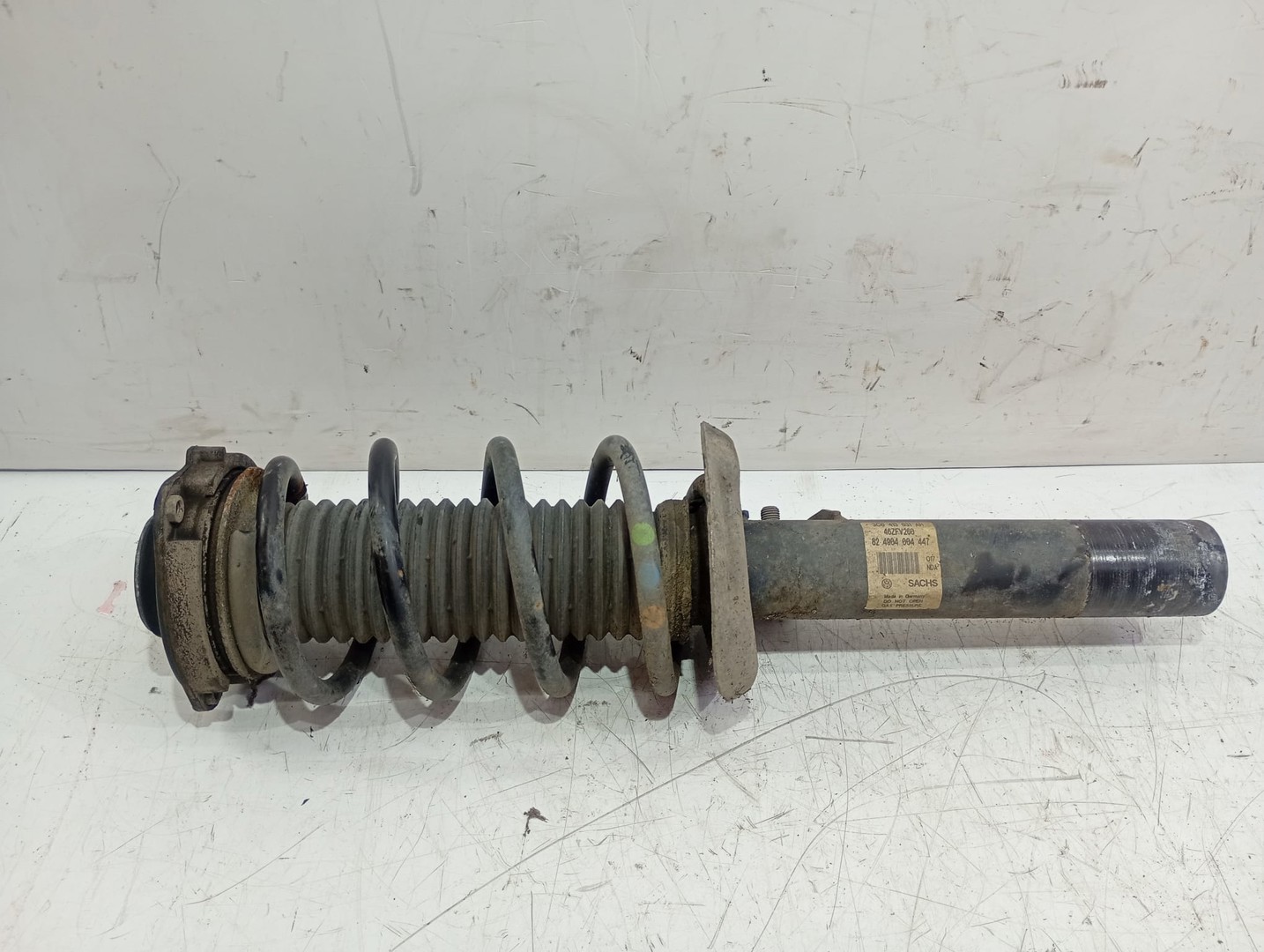 Amortizor cu arc dreapta fata 3c0413031ah Volkswagen Passat CC 1 (2008 - 2012)