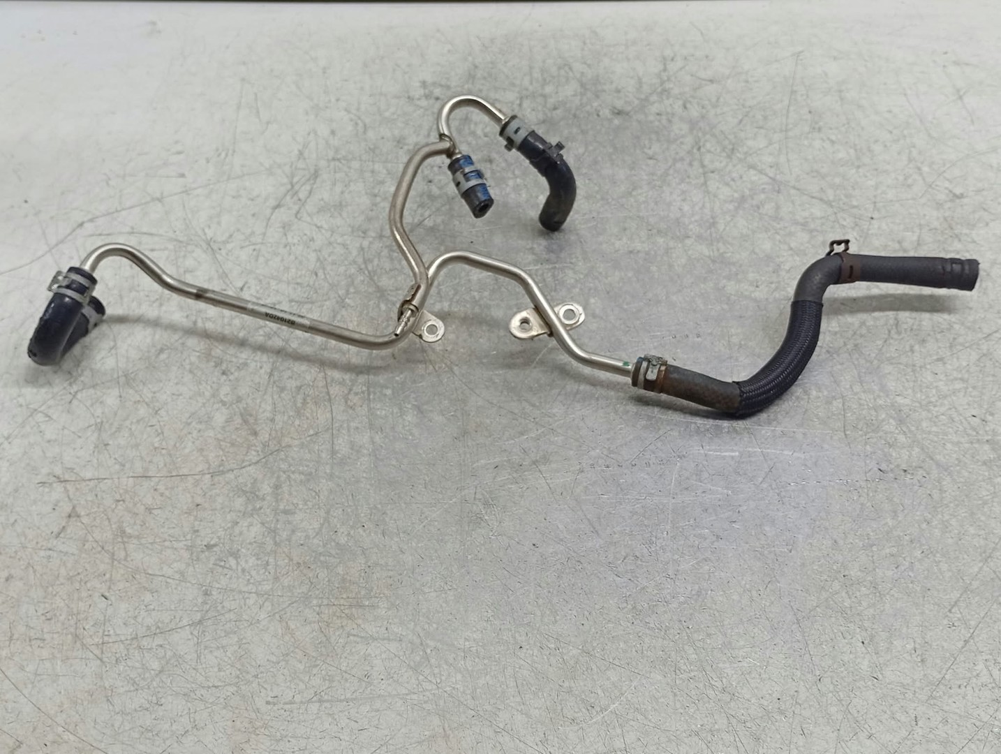 Conducta combustibil 03L201360AD Volkswagen Passat B7 (2010 - 2015)