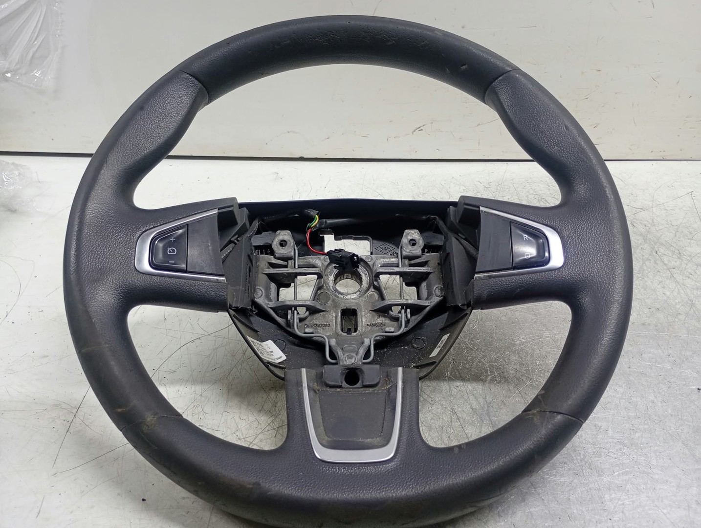 Volan in 3 spite cu comenzi 484005122R Renault Master 3 (2st facelift) (2019 - 2024)