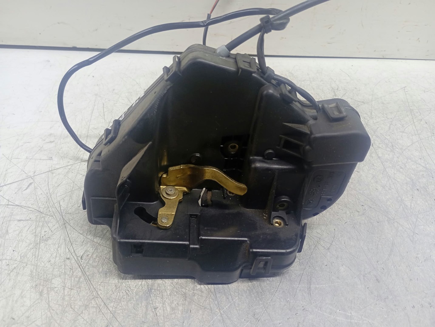 Broasca dreapta spate 2117300635 Mercedes Benz E-Class W211/S211 (2002 - 2006)