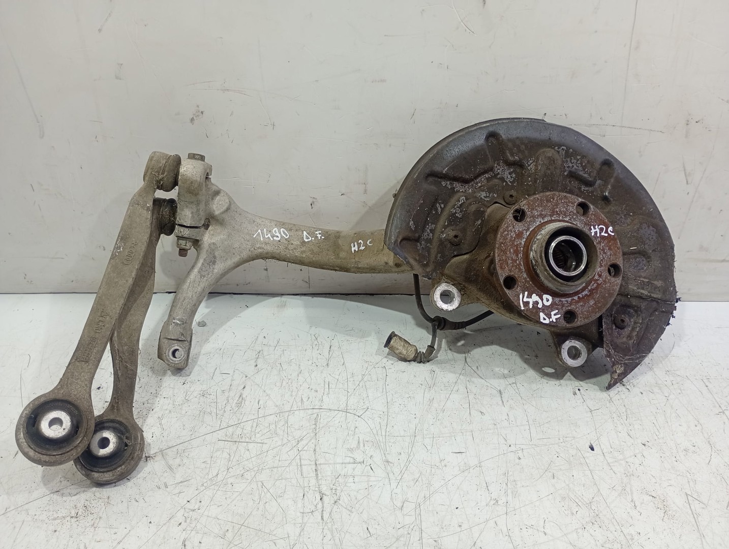 Fuzeta dreapta fata Audi A4 B6 (2000 - 2005)