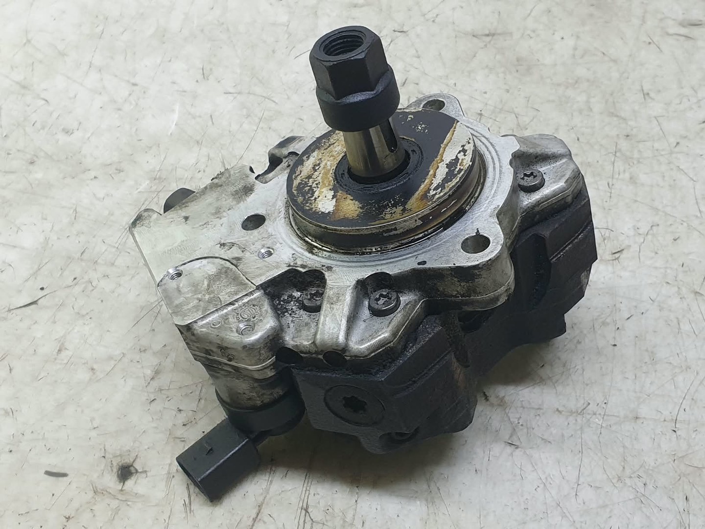Pompa inalta presiune 7795713 0445010126 BMW Seria 7 E65/E66 (facelift) (2005 - 2008)