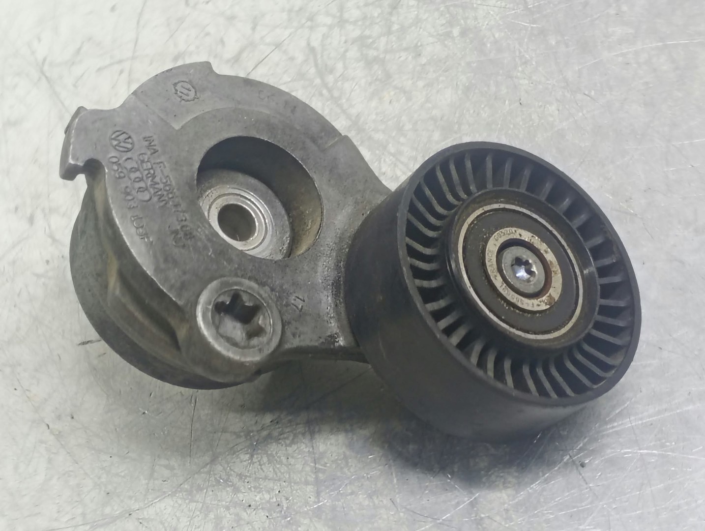 Rola intinzatoare 059903133F Audi A4 B8/8K (2007 - 2011)