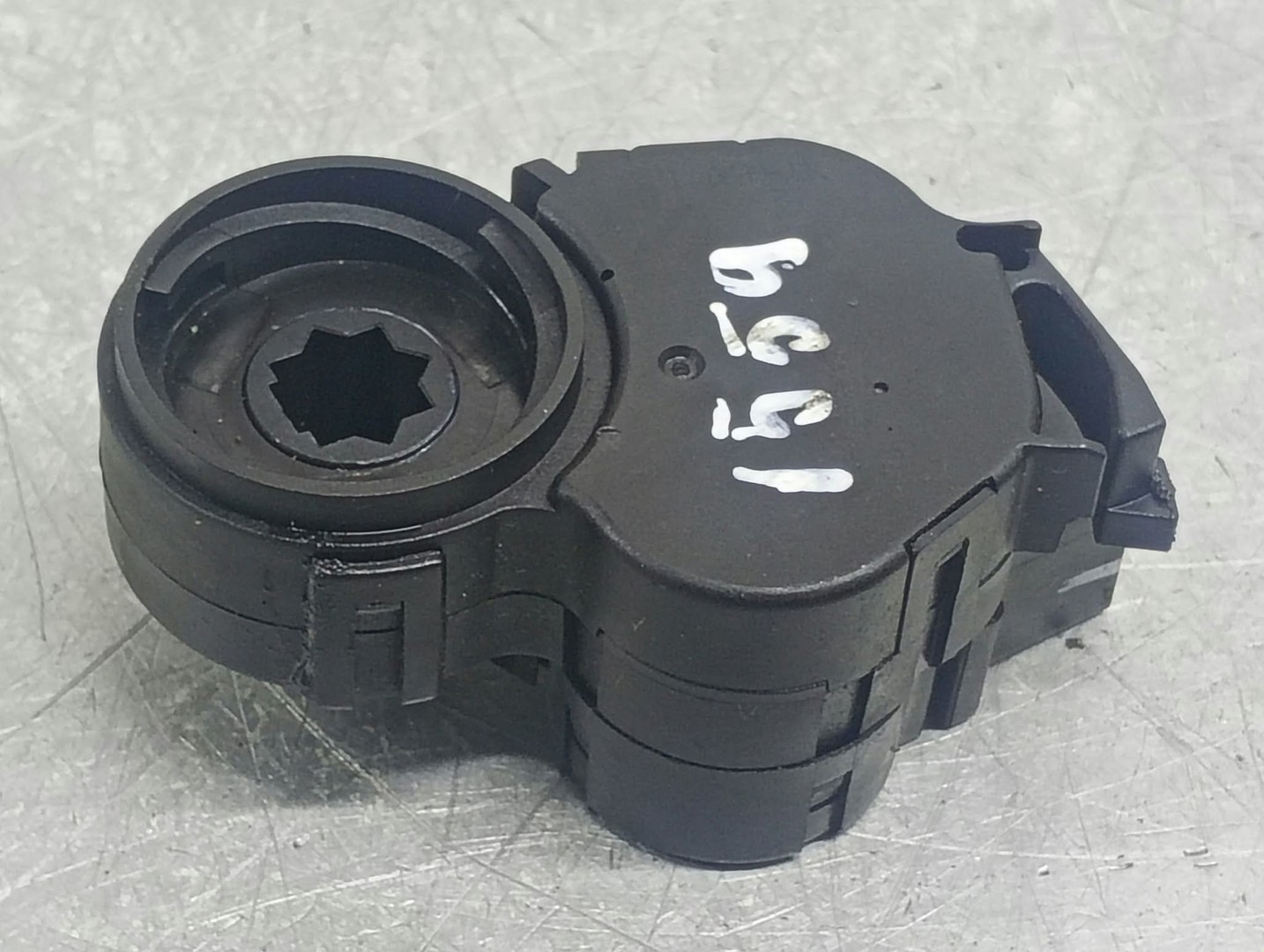 Motoras clapeta mixaj aer T1009914P Peugeot 2008 1 (2013 - 2017)