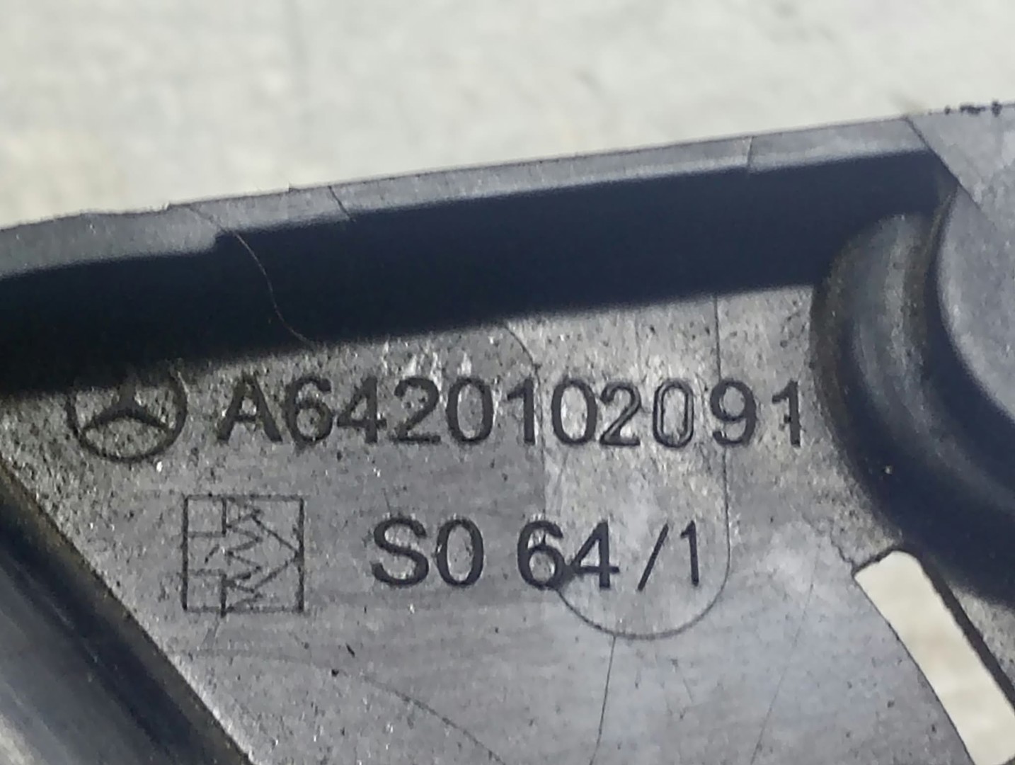 Filtru epurator gaze A6420102091 Mercedes Benz E-Class W211/S211 (2002 - 2006)