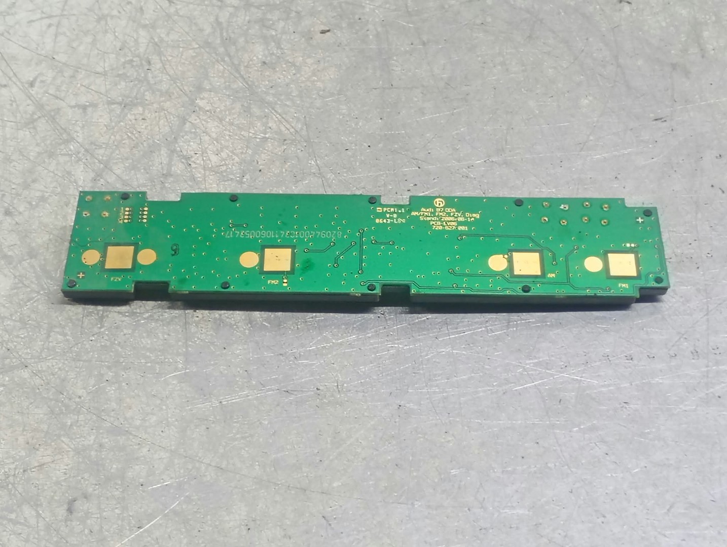 Amplificator antena 8E5035225AF Audi A4 B7 (2004 - 2008)