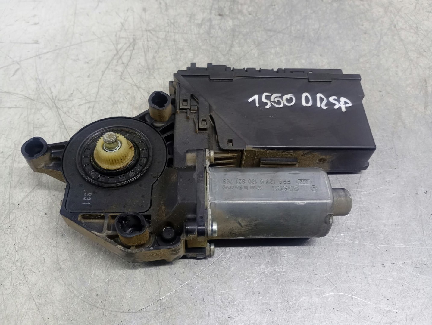 Motoras geam dreapta spate 0130821766 Audi A4 B7 (2004 - 2008)