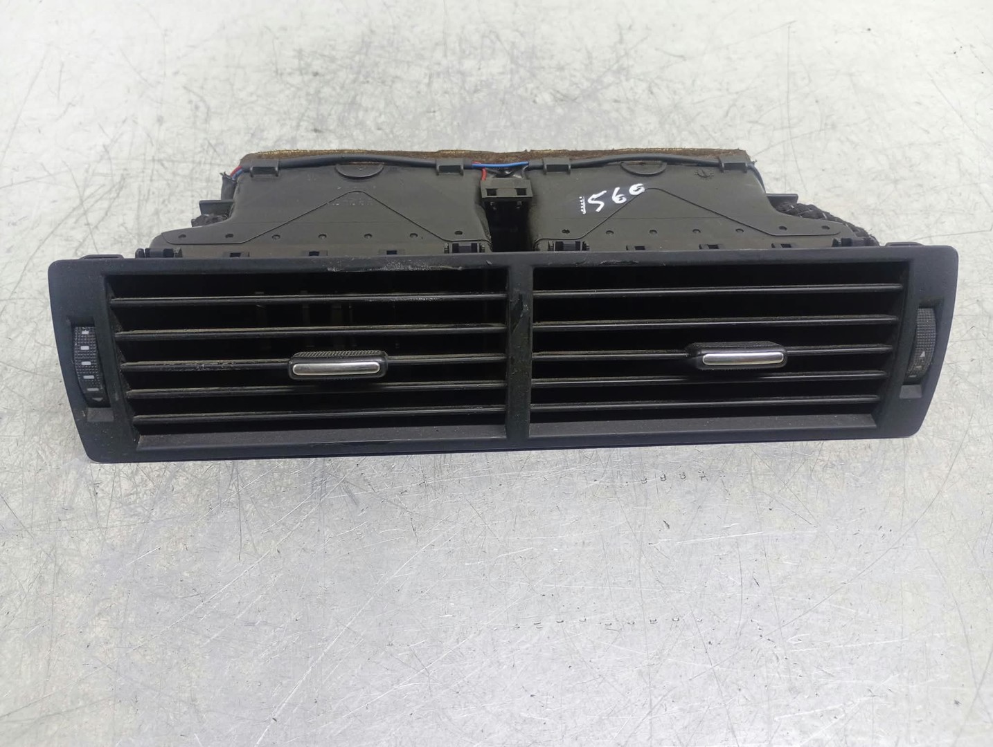 Grila ventilatie bord 8E0820951H Audi A4 B7 (2004 - 2008)
