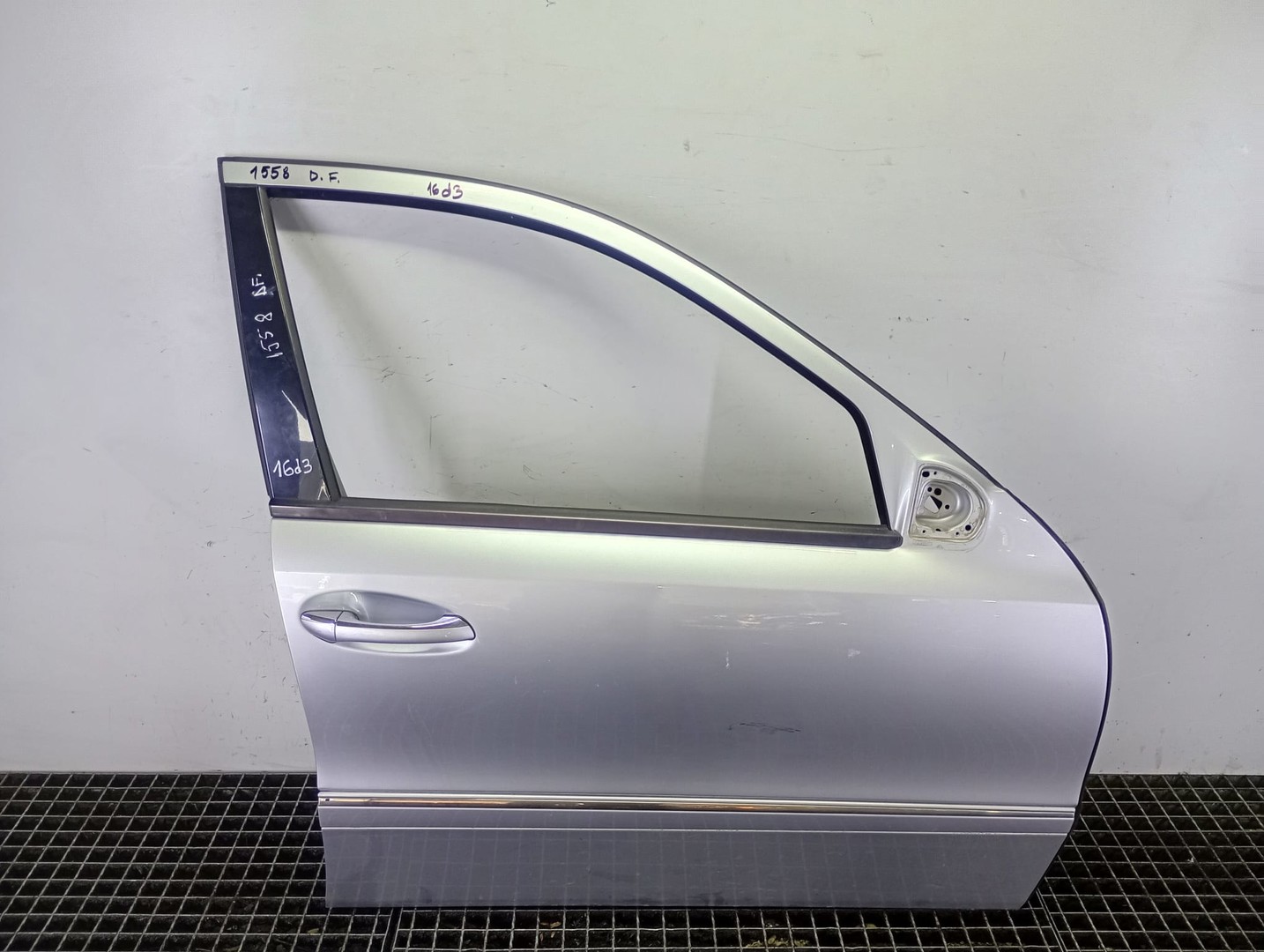 Usa dreapta fata Mercedes Benz E-Class W211/S211 (2002 - 2006)