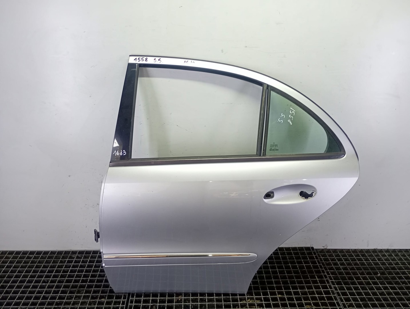 Usa stanga spate Mercedes Benz E-Class W211/S211 (2002 - 2006)