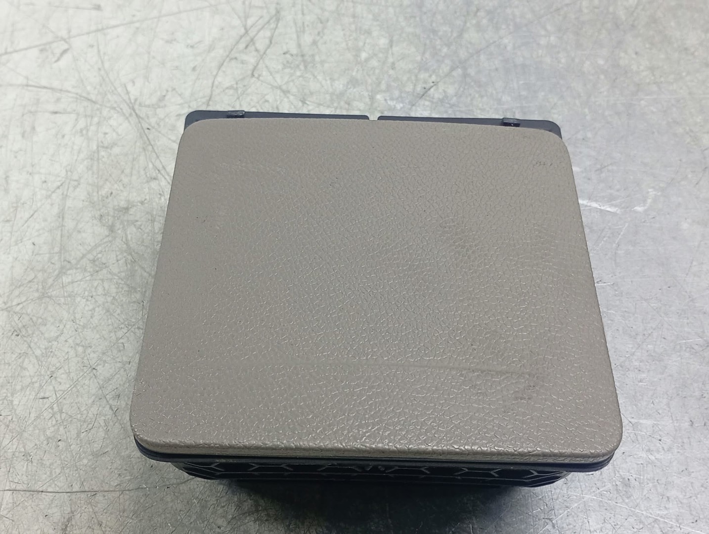 Suport pahare 1K0862532F Volkswagen Golf 6 (2008 - 2015)