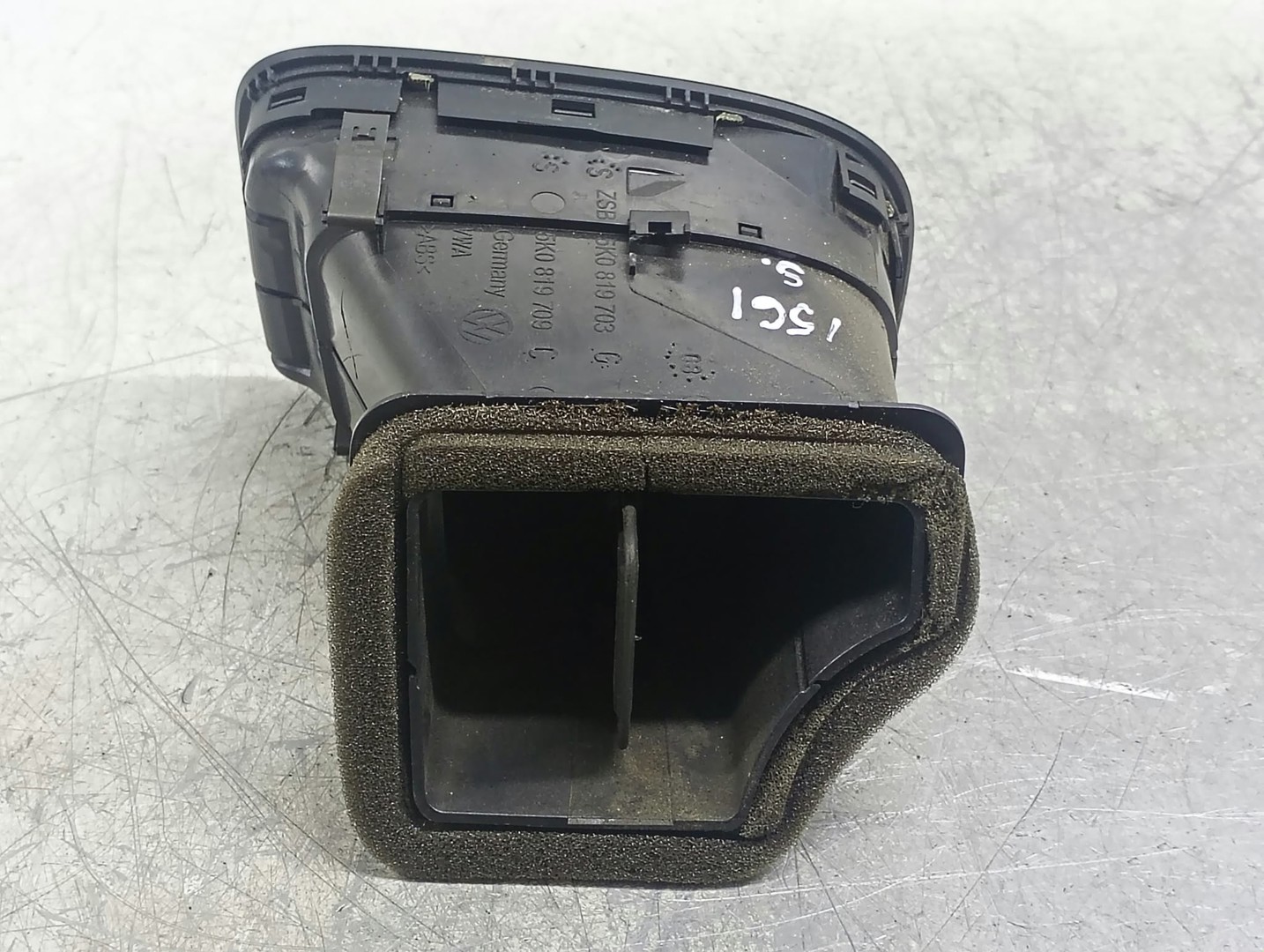 Grila ventilatie 5K0819703 Volkswagen Golf 6 (2008 - 2015)