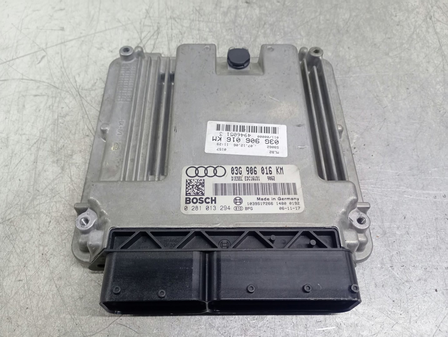 Calculator motor ECU 03G906016KM Audi A4 B7 (2004 - 2008)