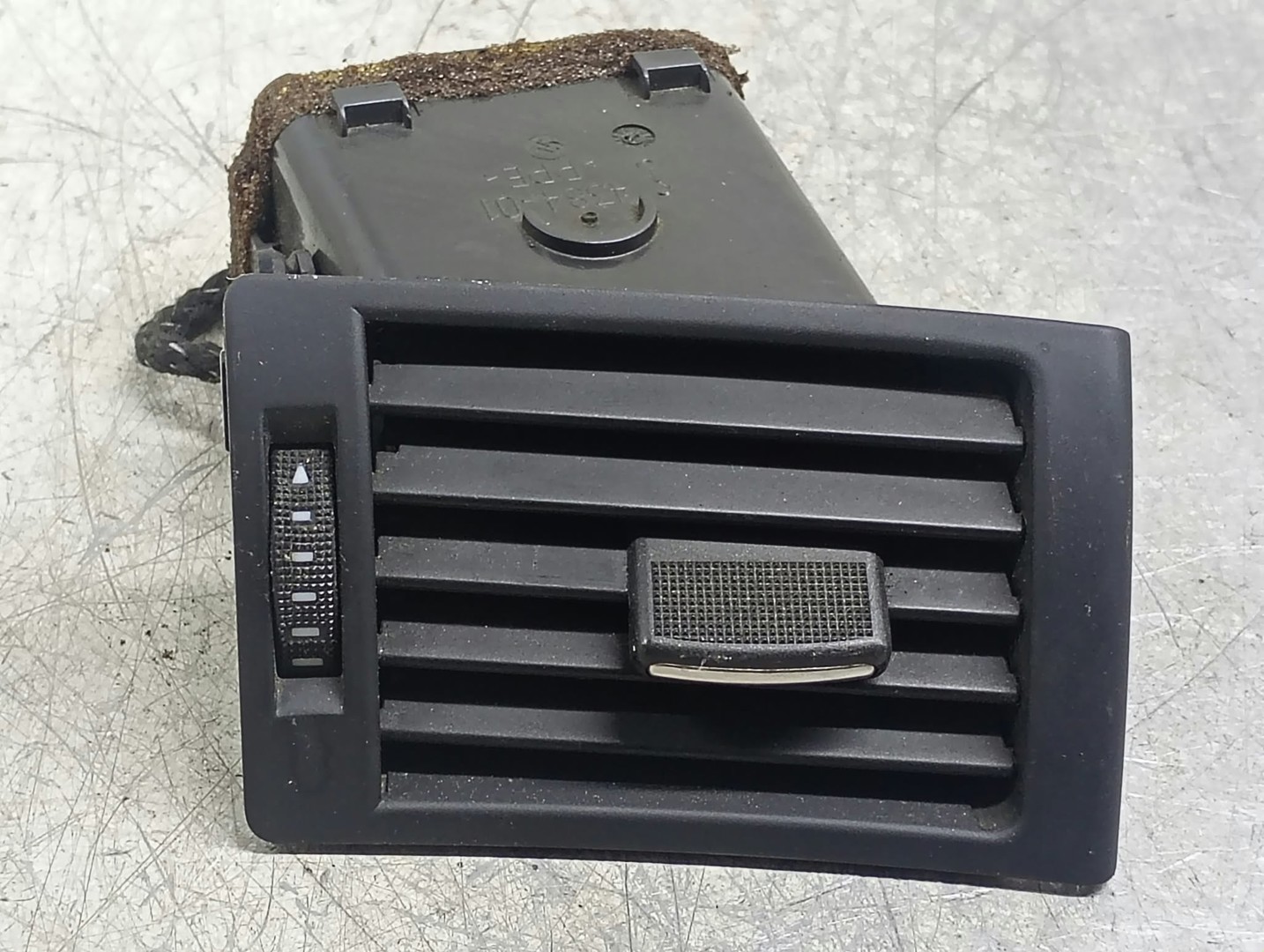 Grila ventilatie 8E0820902 Audi A4 B7 (2004 - 2008)
